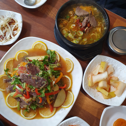 Jungchongamasotgomtang (중촌가마솥곰탕) 2
