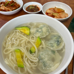 Jangwonsonkalguksu 3