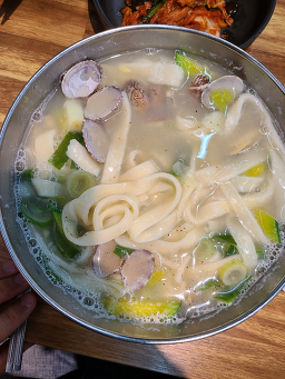 대머리칼국수 망포점 사진 2