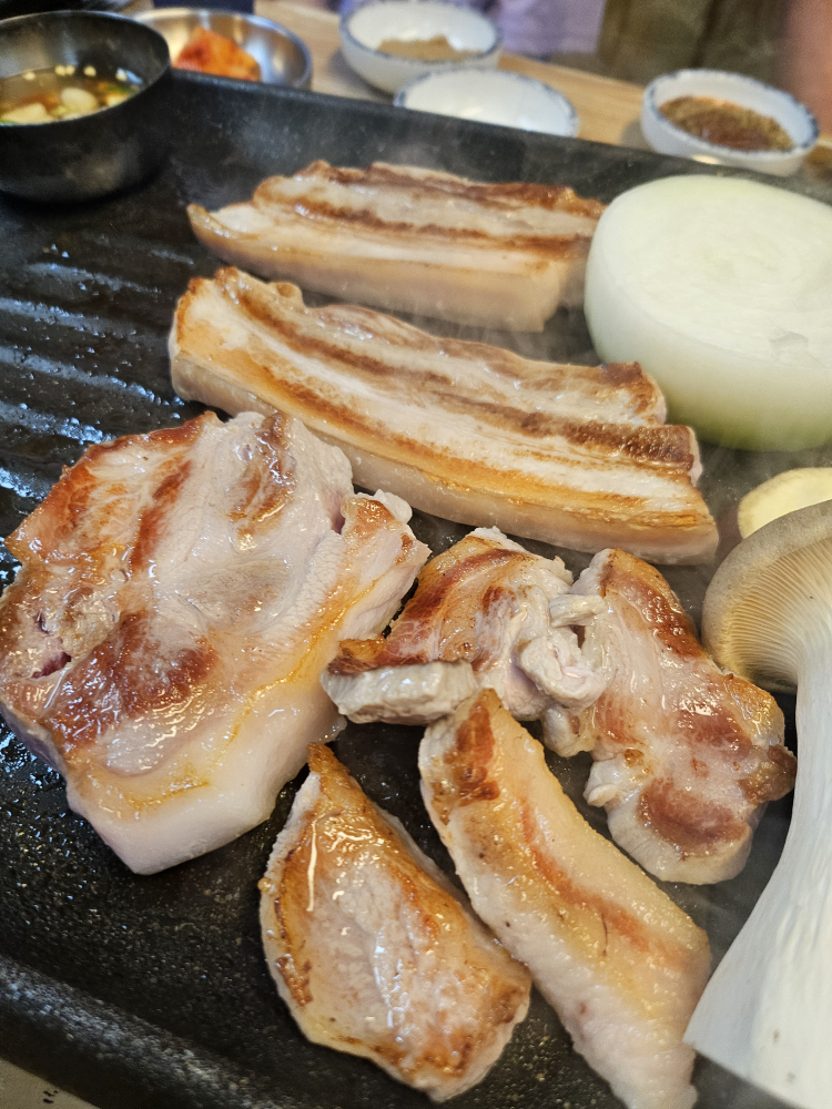 Hanrahyeongjegukbap (한라형제국밥) 1
