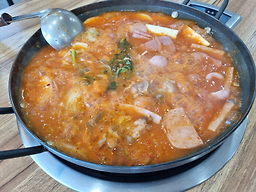 Dongducheonbudaejjigae (동두천부대찌개) 1