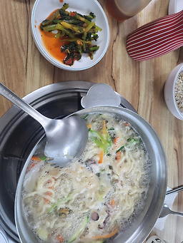 Seokchunhaemulkalguksu (석춘해물칼국수) 2
