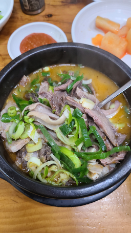 Dwaejimaeulsundaeguk (돼지마을순대국) 3