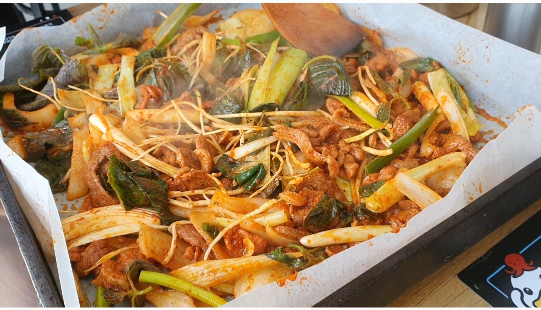 Deokorijumulreok (덕오리주물럭) 2
