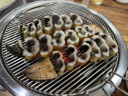 Hopyeongpyeongnaepungcheonsutbuljangeo (호평평내풍천숯불장어) 2