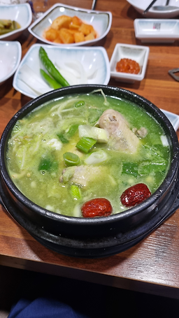 Daegasamgyetang okpojeom (대가삼계탕 옥포점) 1