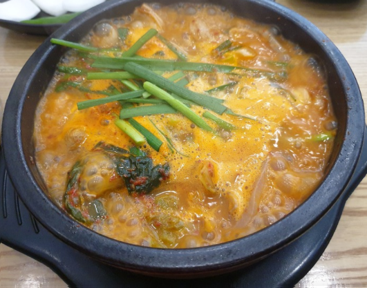 Gohyangokeolkeunsundaeguk (고향옥얼큰순대국) 2