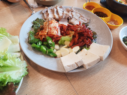 Eommasongamasotsundubu (엄마손가마솥순두부) 2