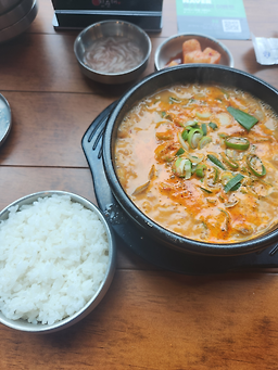 Gangchangguchapssaljinsundae (강창구찹쌀진순대) 1