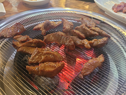 돌고돈 대표 사진