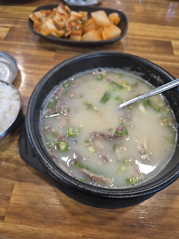 Mubongritojongsundaeguk (무봉리토종순대국) 2