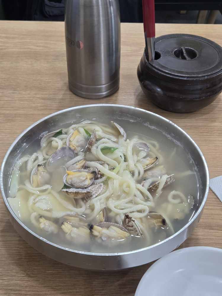 Hyangwonkalguksu (향원칼국수) 1