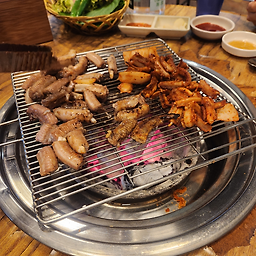 Deungdaejigikkomjangeo (등대지기꼼장어) 1