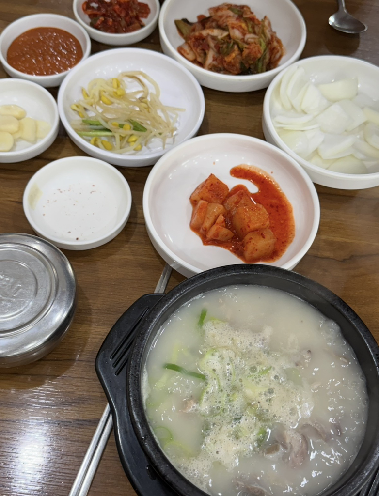 Yongintojongsundaegukjikyeongjeom (용인토종순대국직영점) 1