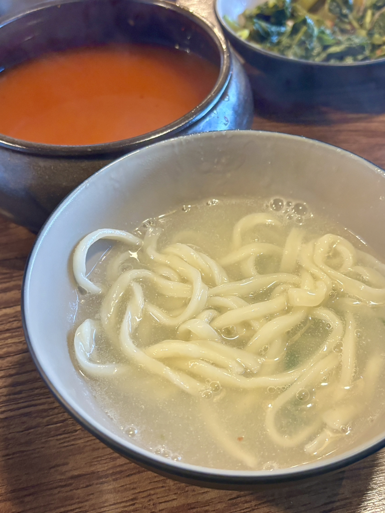 포도밭할머니칼국수 2