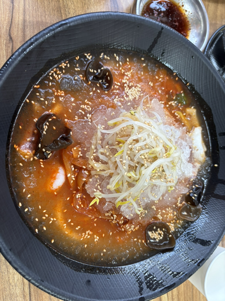 Sinsegye (신세계) 3