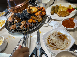 Myeongryunjinsagalbi (명륜진사갈비) 1