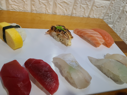 Yeoninechobap (연이네초밥) 2