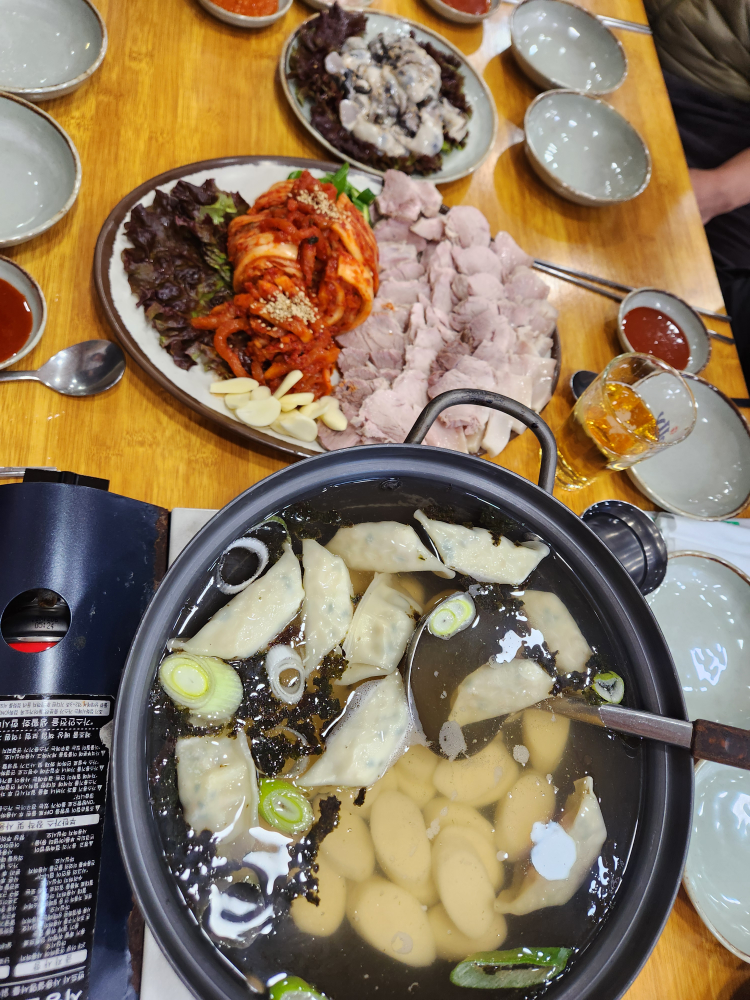 Handonbossam (한돈보쌈) 2