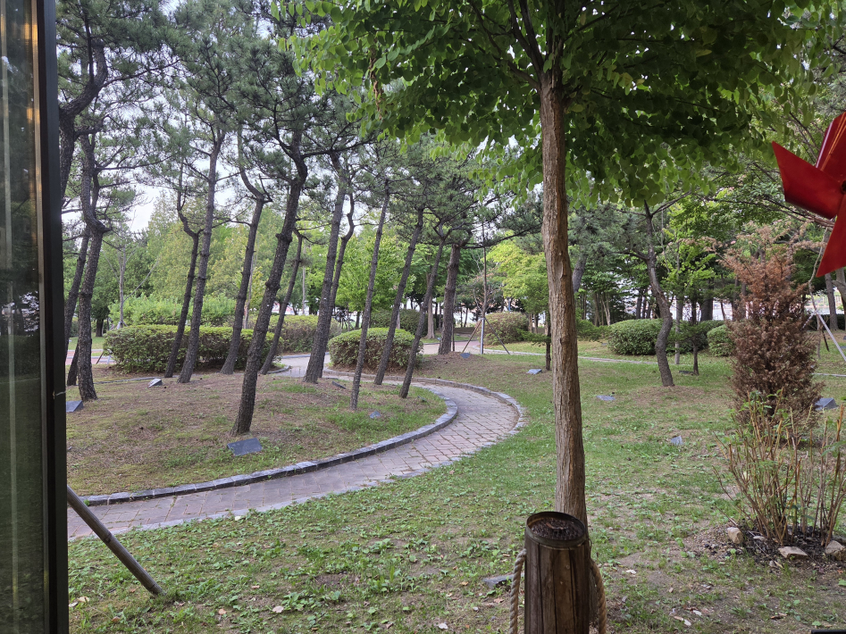 Baeksegadeun (백세가든) 1