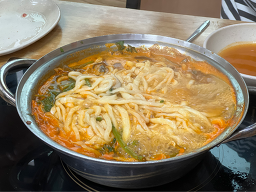 Yeonhojeongkalguksu 4