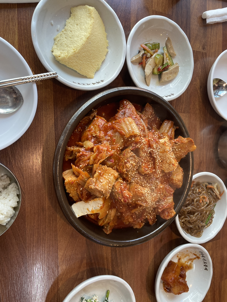 Sintobulibossam (신토불이보쌈) 1