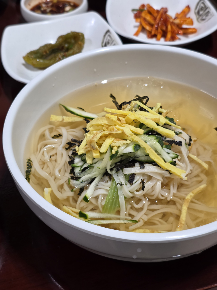 Golmokansonguksu (골목안손국수) 1