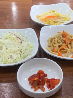 Yuseongdolsotbapjjigaemaeul (유성돌솥밥찌개마을) 3