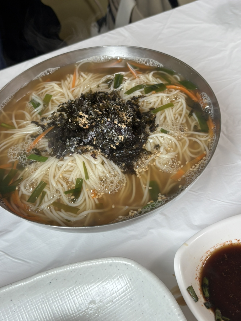 추필여국시 9