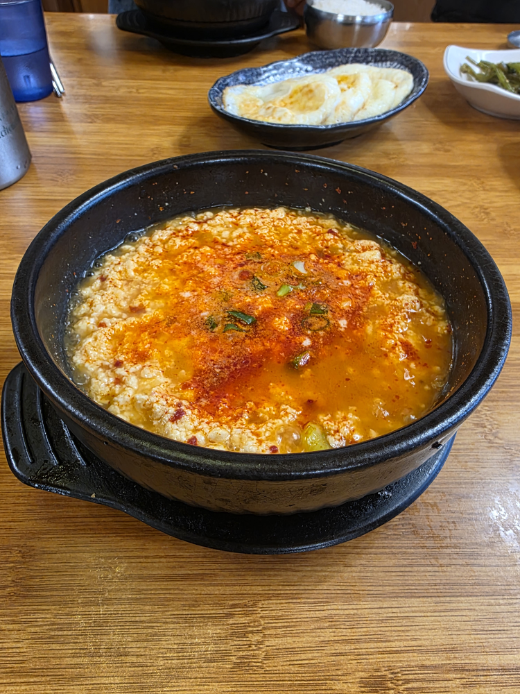 초가집순두부보리밥 6