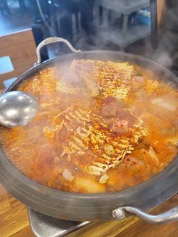 김삼보 충정로직영점 사진 3