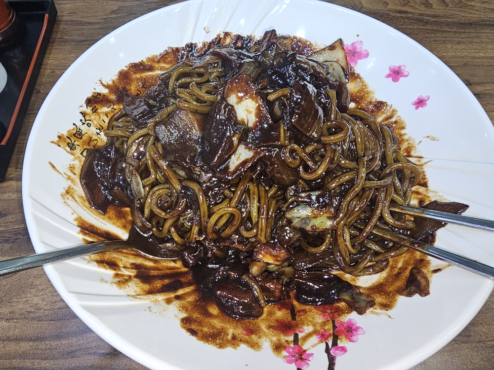Musoejjamppong (무쇠짬뽕) 2