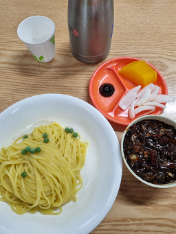 홍유 사진