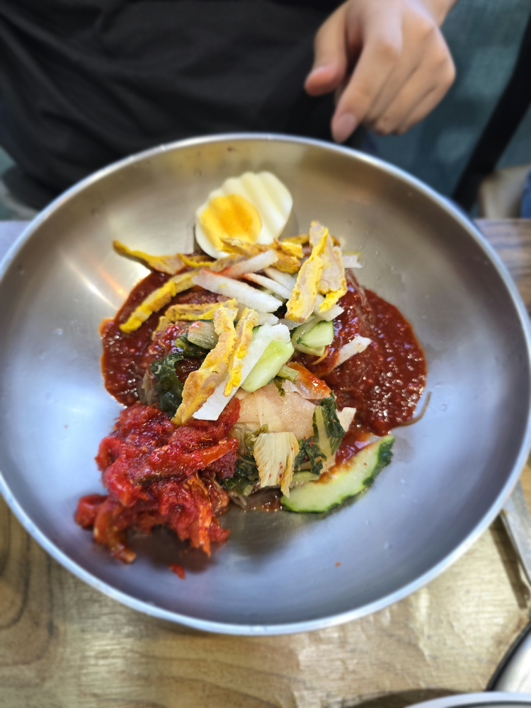 Deokgujinjunaengmyeon (덕구진주냉면) 1