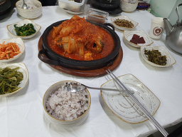 Hwangganedolsotbapsaengseonjorimgui (황가네돌솥밥생선조림구이) 1