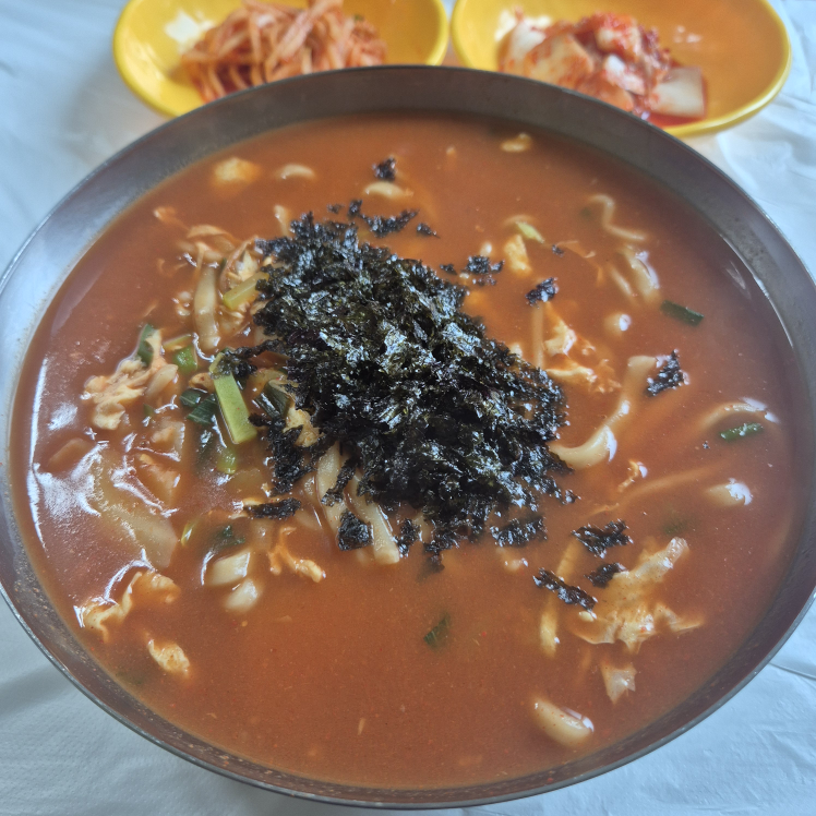 추필여국시 5