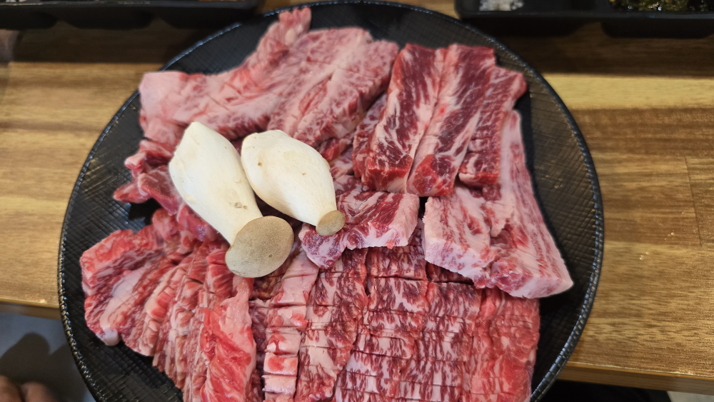 Chamhanusogalbijip (참한우소갈비집) 2