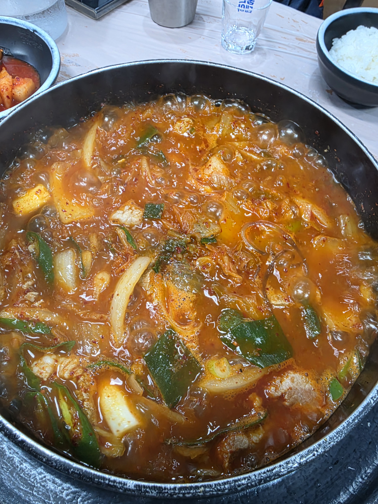 Cheomdandolsotgamjatang (첨단돌솥감자탕) 1