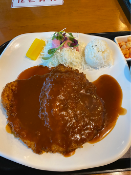 Donkkaseukeulreop (돈까스클럽) 3