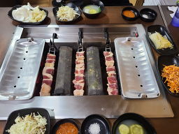 Minsokgadeun (민속가든) 1