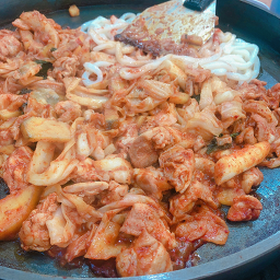 Dunnaechuncheondakgalbi (둔내춘천닭갈비) 1