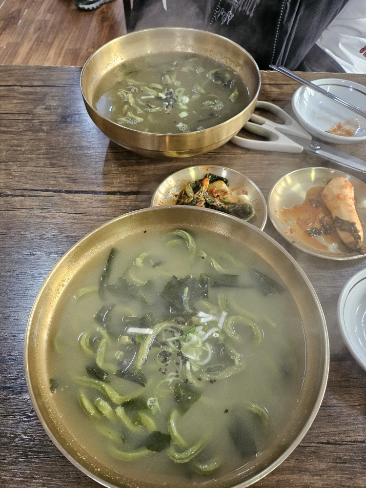 웃뜨르항아리식당 사진 6