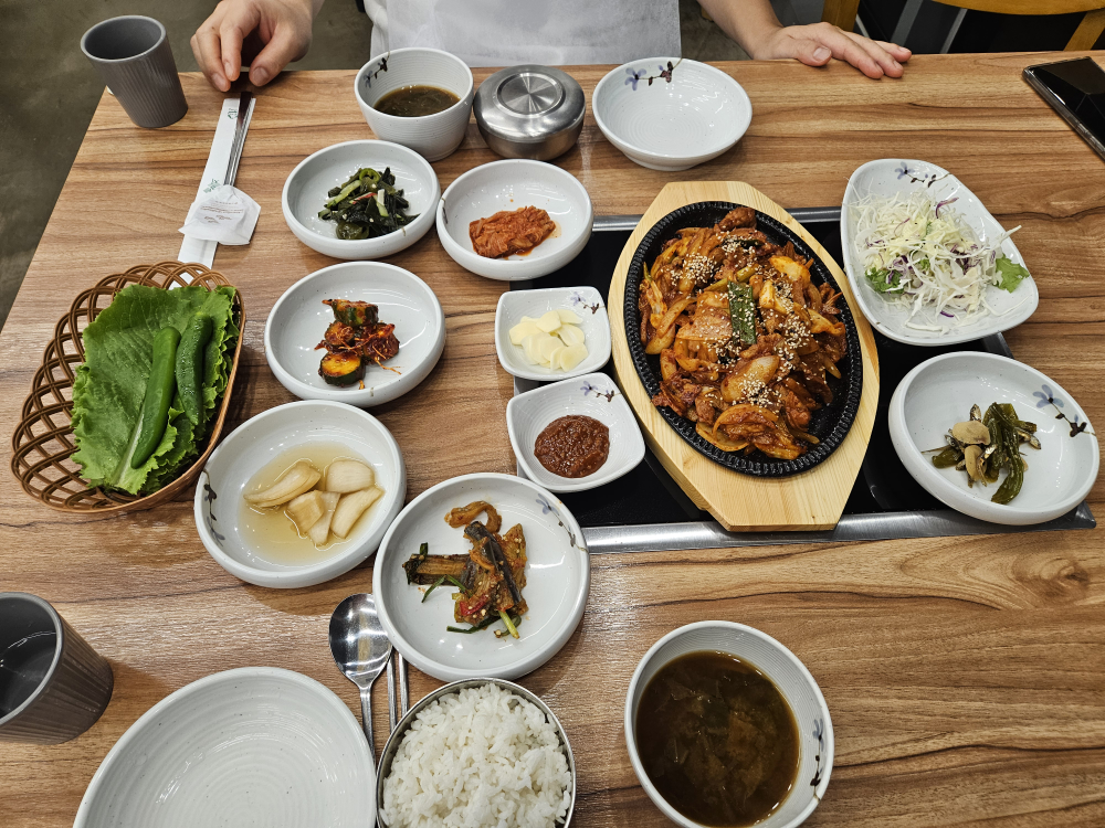 Jeonjuhanongmaeulseonhwasikdang 4
