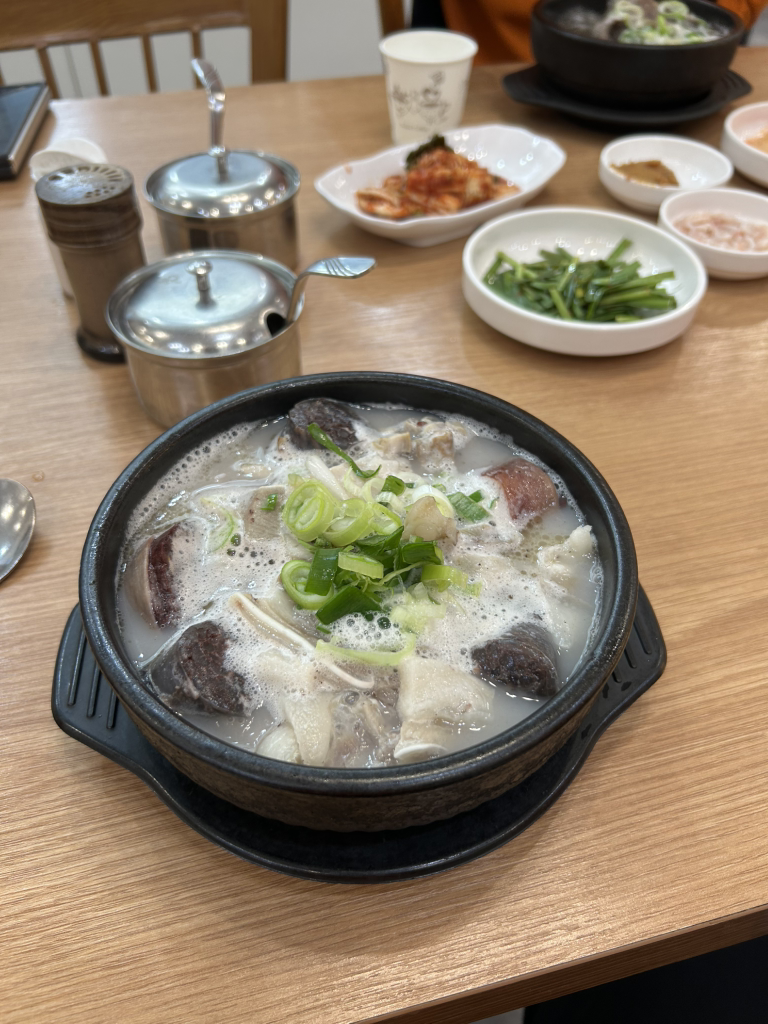 Sinanchangpyeonggukbap (신안창평국밥) 3