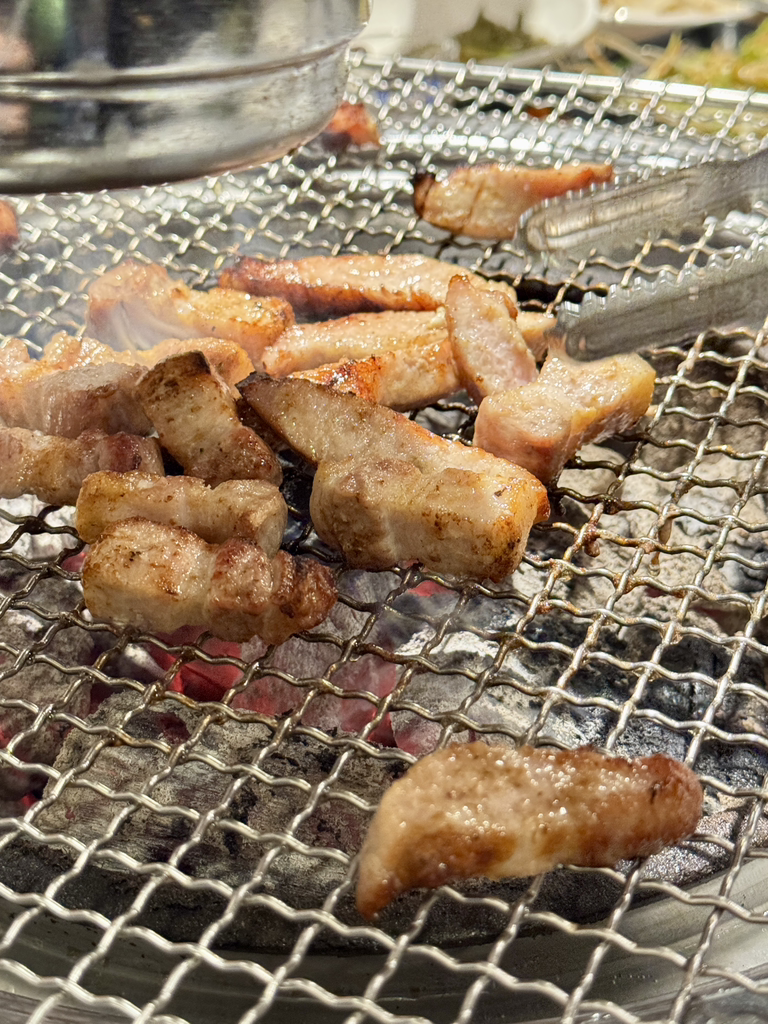 Gangnamdwaeji (강남돼지) 1