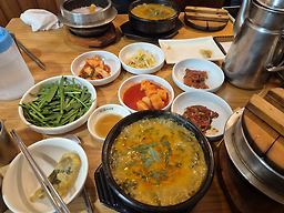Hanssinedaegachueotang (한씨네대가추어탕) 1