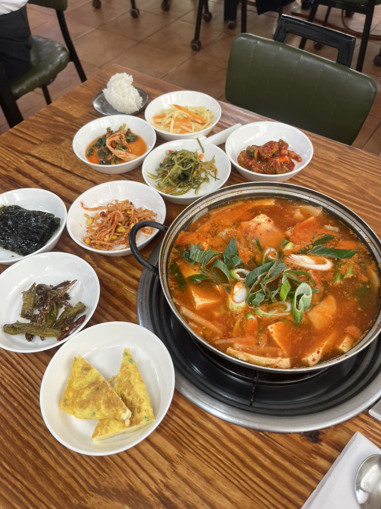 Meongseoksikdang (멍석식당) 1