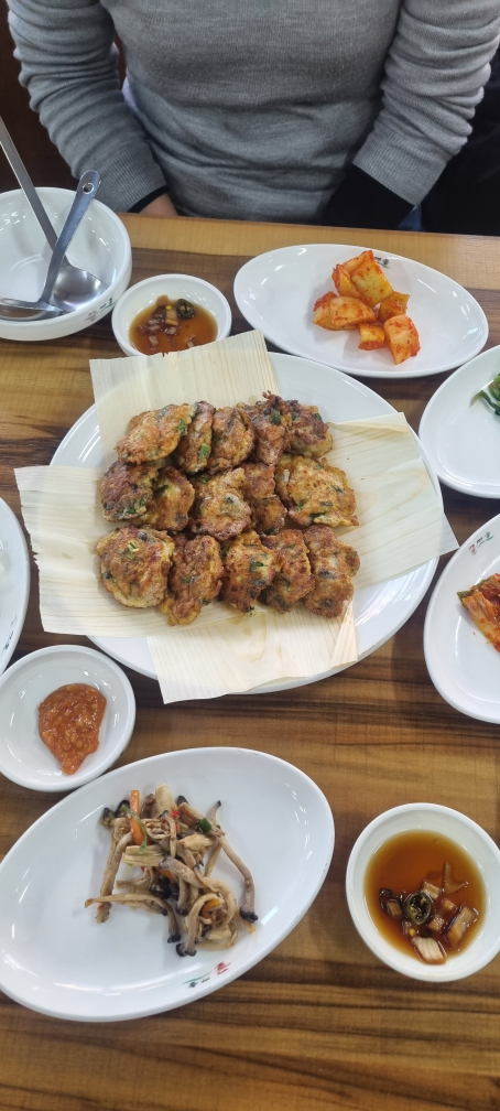 Gulmaeulnakjichon (굴마을낙지촌) 3