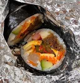Welbinggochugimbap (웰빙고추김밥) 2