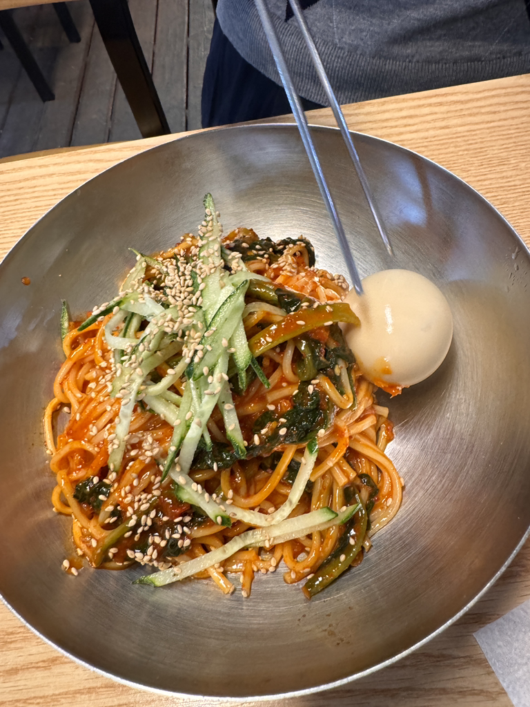 Ttukbangguksu jusikhoesa (뚝방국수 주식회사) 2